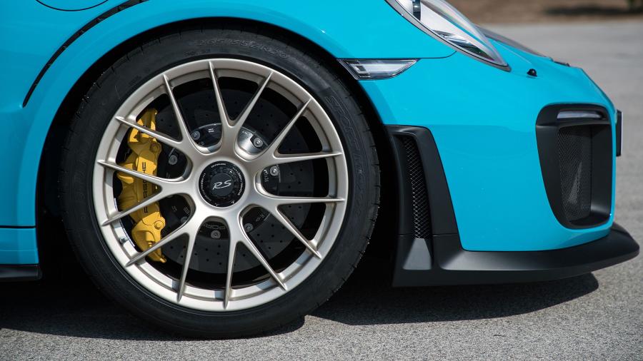 Колеса Porsche 911 GT2 RS (991) 2017 года  (WW) (фото 54 из 93)